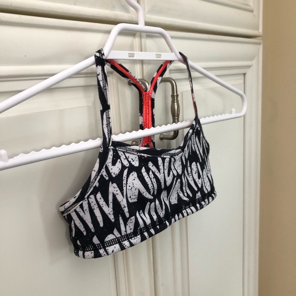 SIZE 4/6 - Ivivva by Lululemon girls bra ๐ - Picture 2 of 7